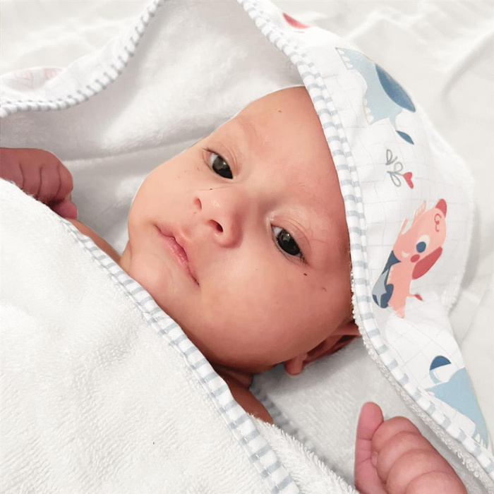 Słonik prysznic przenośny z ręcznikiem i kontrolowanym strumieniem wody Różowy Yookidoo YO40228___OF