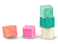 Klocki sensoryczne i miękkie kubeczki 2w1 Stackin’ Squishies 17 elementów B.Toys BX2401Z