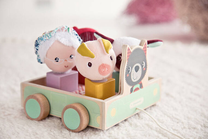 Drewniany wózek multifunkcyjny z sorterem do ciągnięcia Wilk Louis 83470 LILLIPUTIENS