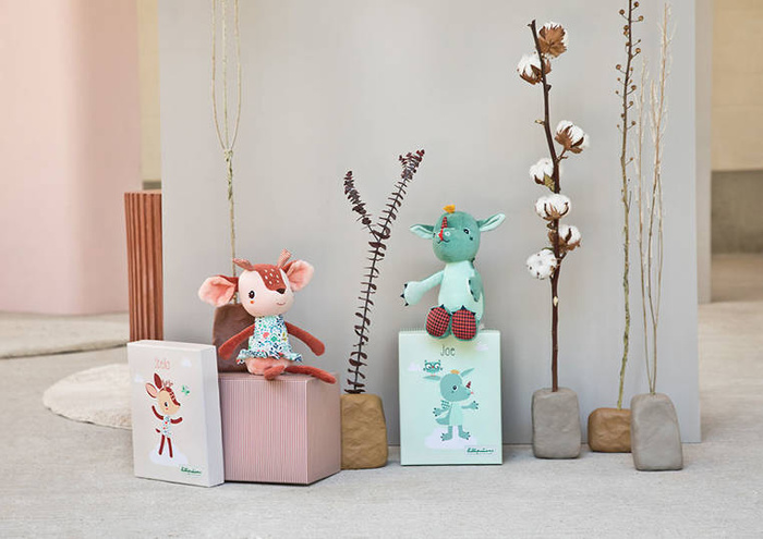 Przytulanka w ozdobnym pudełku Sarenka Stella 27 cm 83393 Lilliputiens