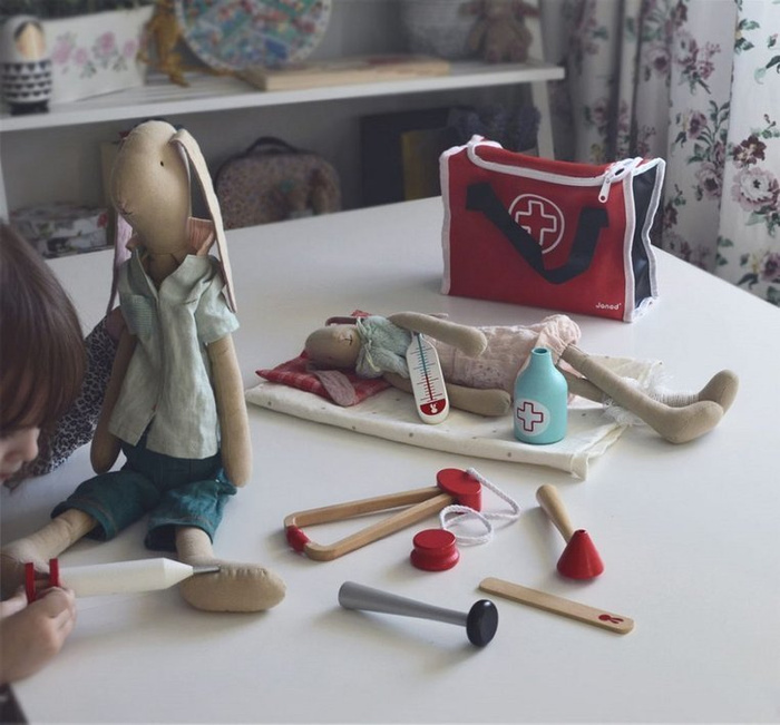 Zestaw dla dzieci zostanę lekarzem 10 el J06513-Janod, zabawki mały lekarz