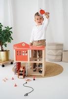 Duża remiza strażacka z helikopterem i akcesoriami Small Foot 12703 drewniane domki dla lalek