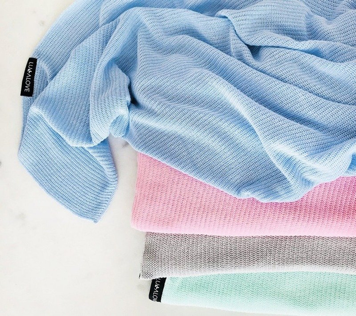 Lekki dzianinowy kocyk Mgiełka błękit LL3165-Lullalove kocyki dla dzieci