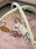 Mata edukacyjna z sensorycznymi zabawkami Tiny Love TL1209406830 Kraina Jednorożca Gimnastyka dla niemowląt