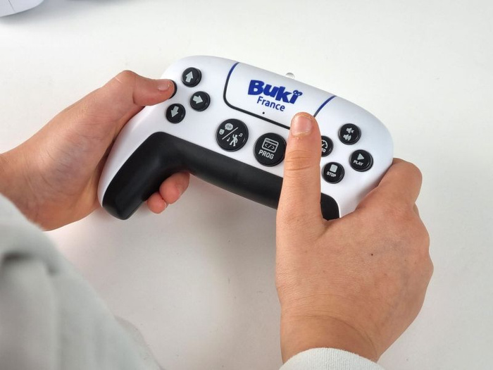 Interaktywny robot zdalnie sterowany z emocjami 20 funkcji Marko Buki 7601