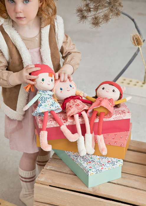 Lalka przytulanka Lena 30 cm ozdobne pudełko w leśny wzór 83382 Lilliputiens