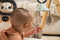 Mata edukacyjna z drewnianym stojakiem Tiny Love TL1208306830 Gimnastyka dla niemowląt czarno-biała Décor