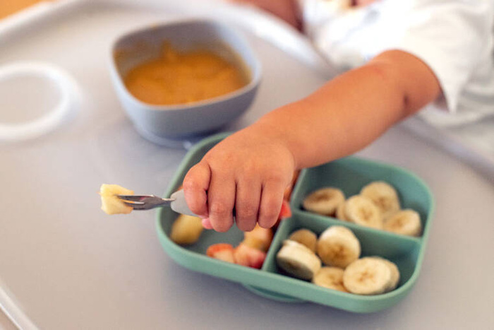 Zestaw pierwszych sztućców ze stali nierdzewnej Velvet grey Beaba 913581