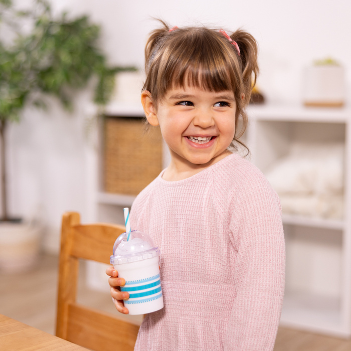 Zestaw małego baristy Hot & Cold Drinks 16 elementów ze spieniaczem Melissa & Doug 50712