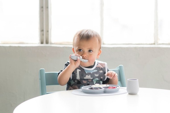 Silikonowy kubeczek Tiny Cup pastelowa szarość EUTSP003-EZPZ