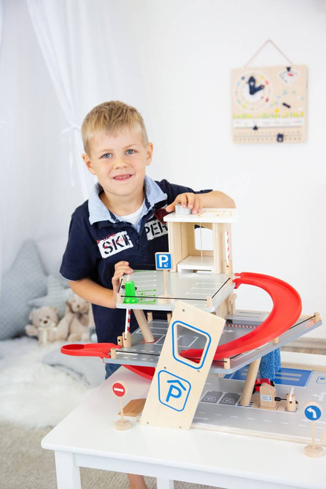 Parking dla dzieci garaż premium z myjnią, windą, stacją samochodów elektrycznych, stacją benzynową 11676- Small Foot, zabawki dla chłopców i dziewczynek