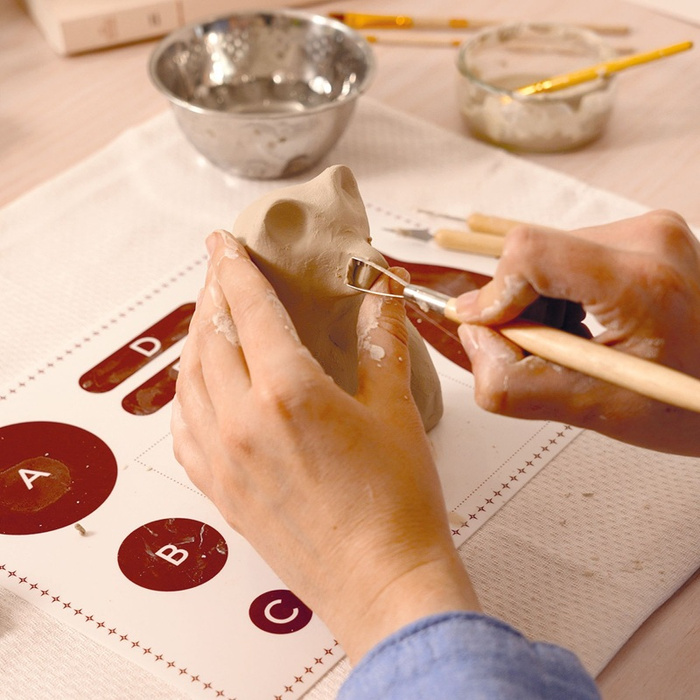 Zestaw artystyczny do rzeźbienia z gliny AGA Atelier 84 Djeco GA10084 technika modelowania dla dorosłych