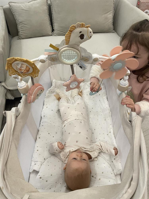 Łuk z zabawkami Tiny Love TL1405600030 Kraina Jednorożca dla niemowląt do wózka, leżaczka i fotelika