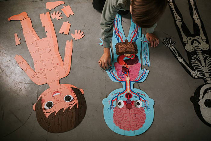 Puzzle edukacyjne gigantyczne Ciało człowieka 50, 75 i 100 elementów 5 +, Janod J02681